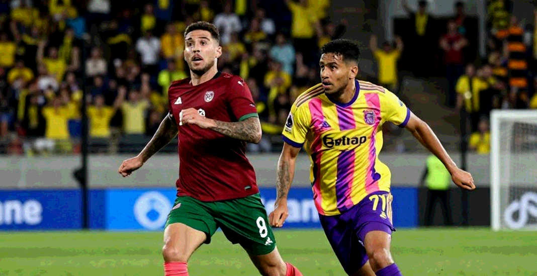 Pressing đã bị giải mã: vì sao hạng trung Bundesliga đang biến bóng đá thành điền kinh