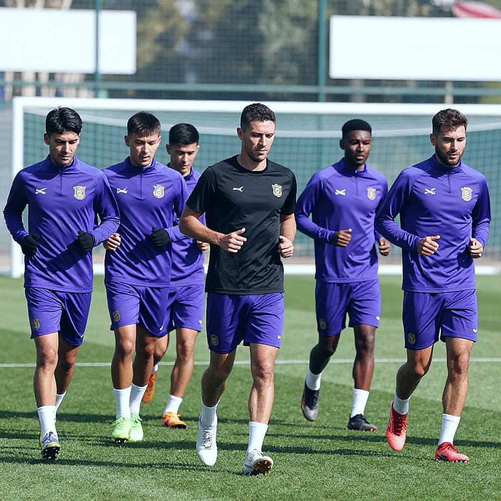 Cú đạp của Bruno, cái bóng của Keane, và nỗi đau màu đỏ nơi thành Manchester
